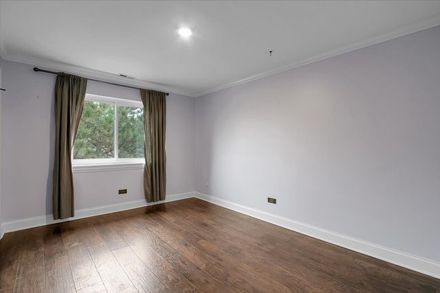 1002 Castilian Court 302, Glenview, IL 60025