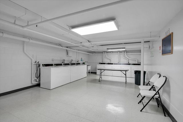 1002 Castilian Court 302, Glenview, IL 60025