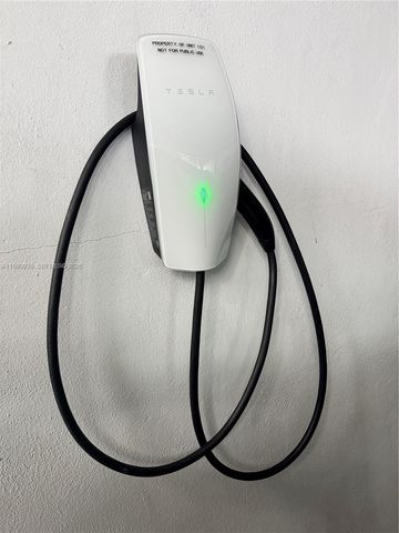 7800 Collins Ave 101, Miami Beach, FL 33141