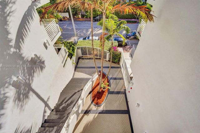 7800 Collins Ave 101, Miami Beach, FL 33141