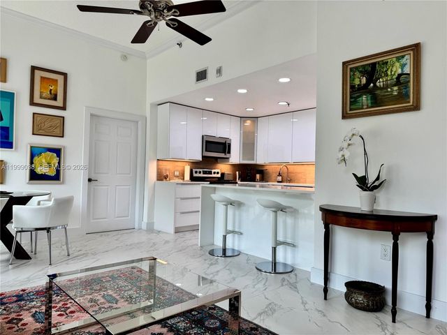 7800 Collins Ave 101, Miami Beach, FL 33141