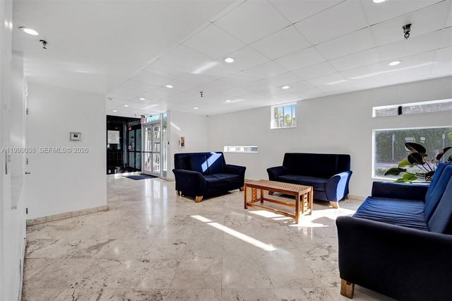 7800 Collins Ave 101, Miami Beach, FL 33141