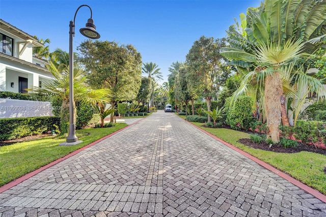 7800 Collins Ave 101, Miami Beach, FL 33141