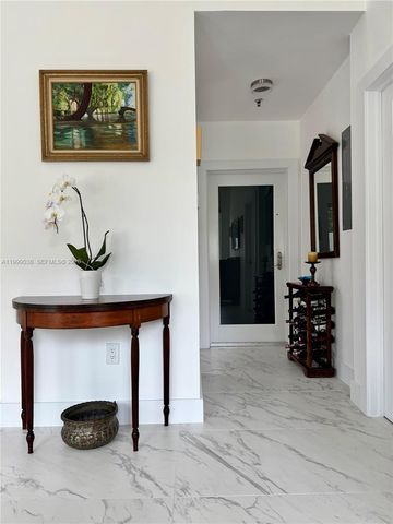 7800 Collins Ave 101, Miami Beach, FL 33141