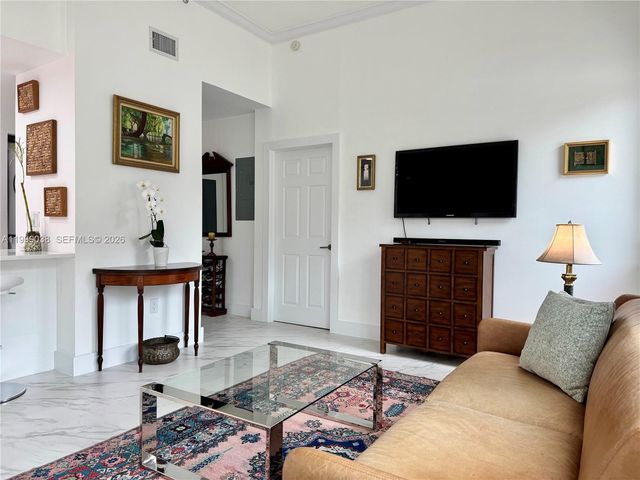 7800 Collins Ave 101, Miami Beach, FL 33141