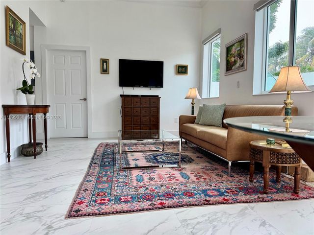 7800 Collins Ave 101, Miami Beach, FL 33141