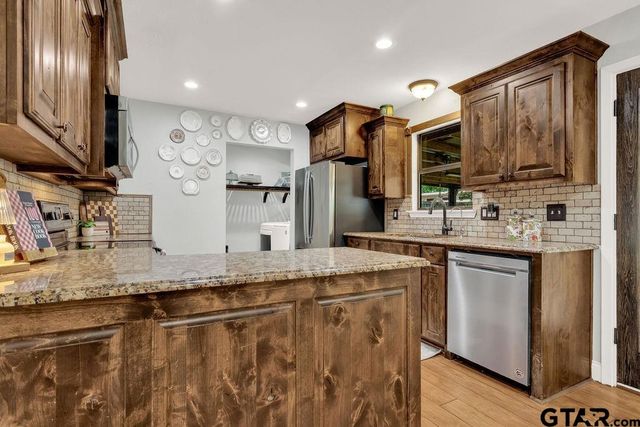 425 lakeview, Hideaway, TX 75771