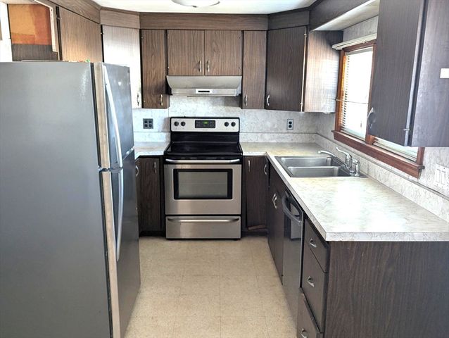 14 Hillside Road, Braintree, MA 02184