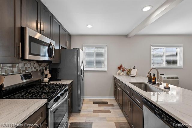 1809 Farnum Avenue, Royal Oak, MI 48067