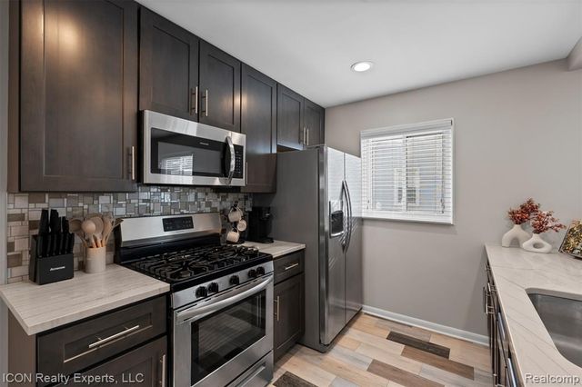 1809 Farnum Avenue, Royal Oak, MI 48067
