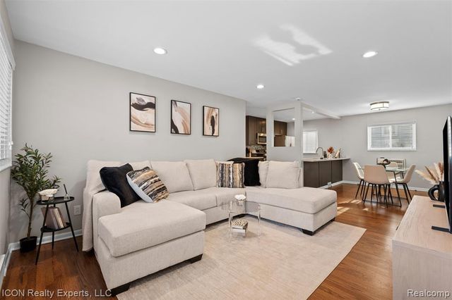 1809 Farnum Avenue, Royal Oak, MI 48067