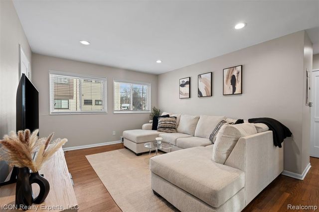 1809 Farnum Avenue, Royal Oak, MI 48067