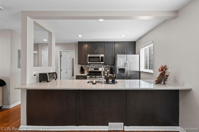 1809 Farnum Avenue, Royal Oak, MI 48067