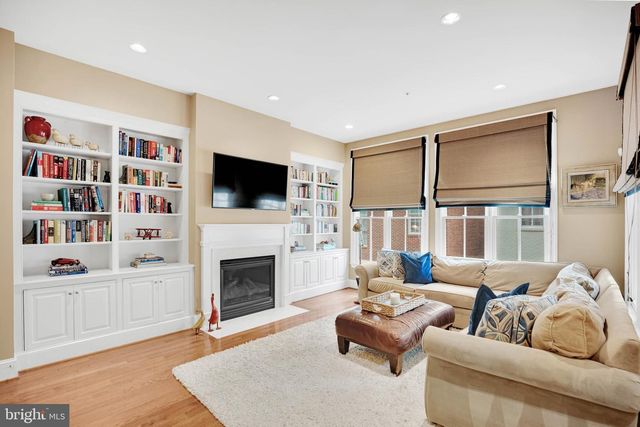 714 BRACEY LN, Alexandria, VA 22314