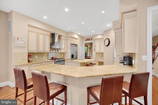 714 BRACEY LN, Alexandria, VA 22314