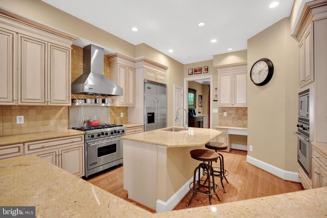 714 BRACEY LN, Alexandria, VA 22314