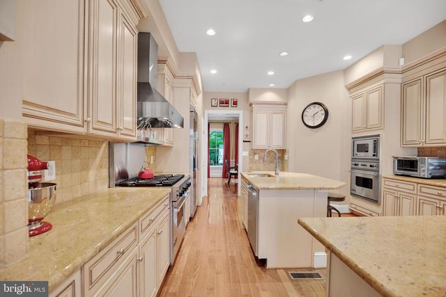 714 BRACEY LN, Alexandria, VA 22314