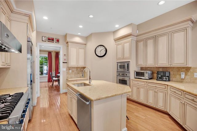 714 BRACEY LN, Alexandria, VA 22314