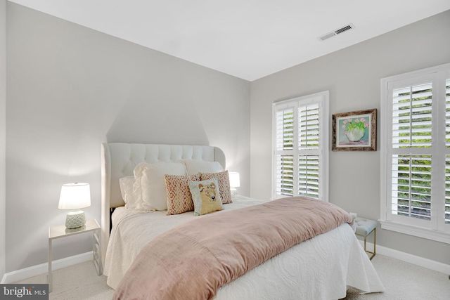 714 BRACEY LN, Alexandria, VA 22314