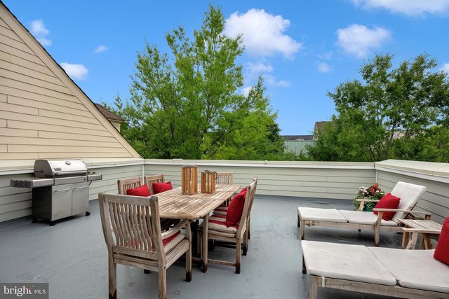 714 BRACEY LN, Alexandria, VA 22314