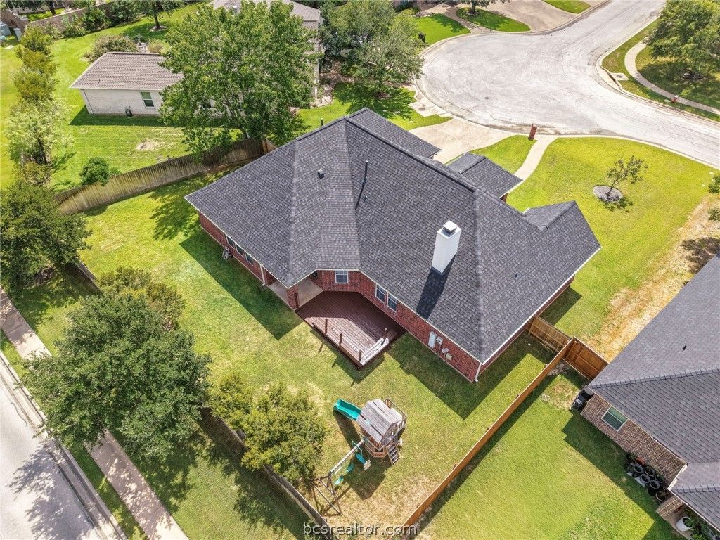 4911 Park Hampton Drive, Bryan, TX 77802 — photo 2