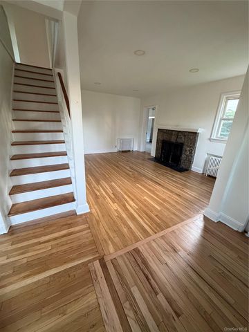 94 E Fenimore Street, Valley Stream, NY 11580