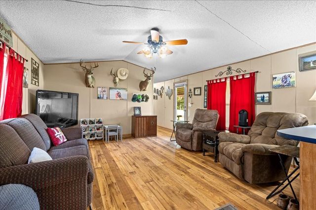 7300-2 Goehring Road, Ledbetter, TX 78946