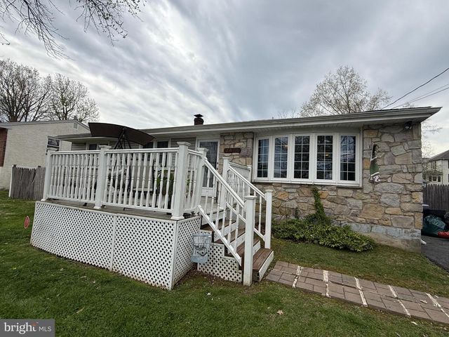 2614 OSBORNE ST, Upper Chichester, PA 19061