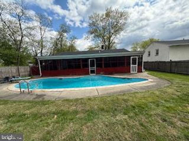 2614 OSBORNE ST, Upper Chichester, PA 19061