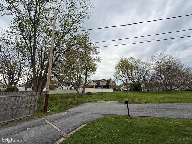 2614 OSBORNE ST, Upper Chichester, PA 19061