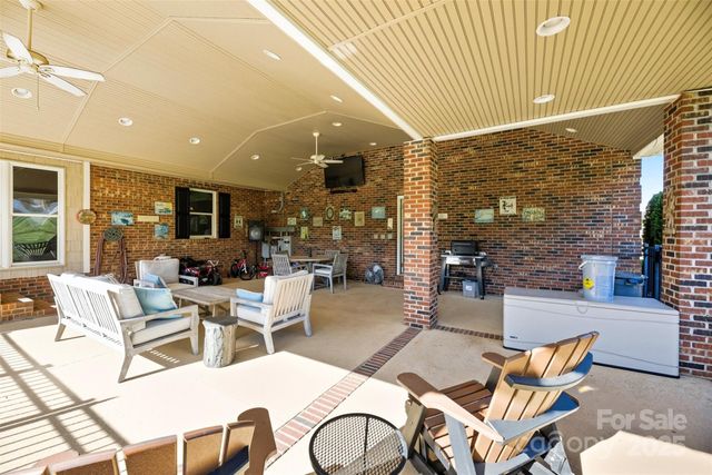 133 Lewis Farm Road, Bessemer City, NC 28016
