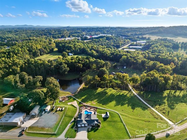 133 Lewis Farm Road, Bessemer City, NC 28016