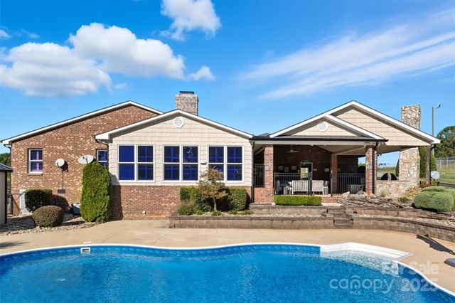 133 Lewis Farm Road, Bessemer City, NC 28016
