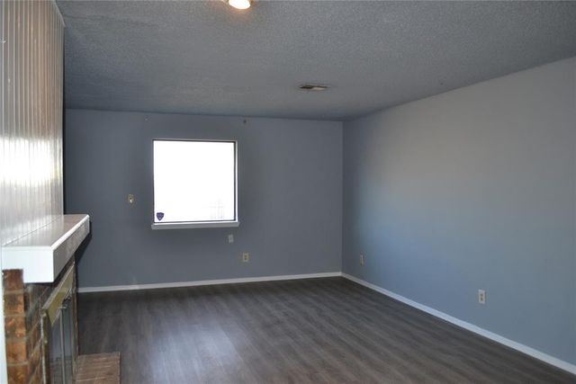 619 Peppertree Lane, Midwest City, OK 73110