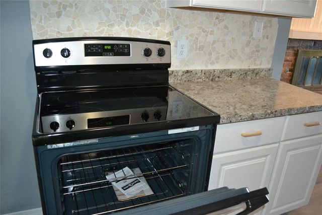 619 Peppertree Lane, Midwest City, OK 73110