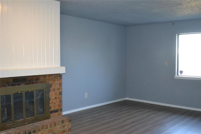 619 Peppertree Lane, Midwest City, OK 73110