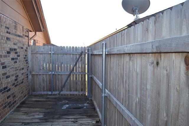 619 Peppertree Lane, Midwest City, OK 73110