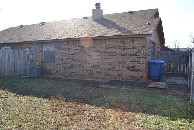 619 Peppertree Lane, Midwest City, OK 73110