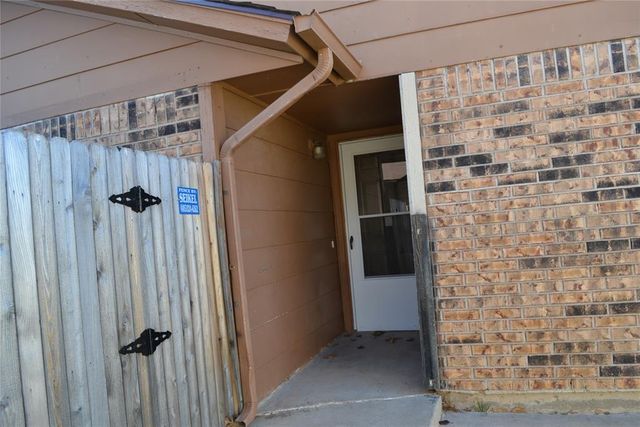 619 Peppertree Lane, Midwest City, OK 73110