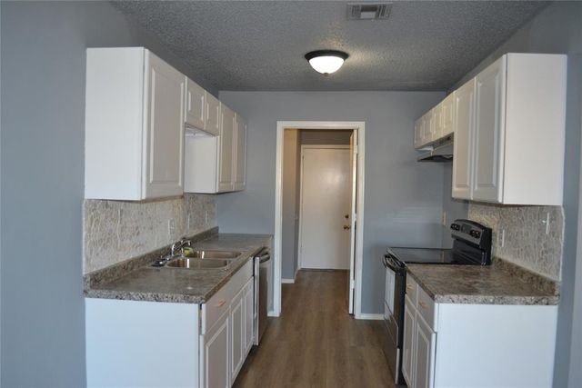 619 Peppertree Lane, Midwest City, OK 73110