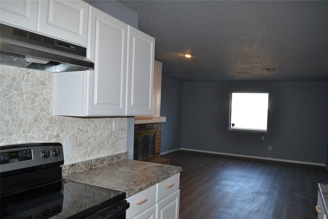 619 Peppertree Lane, Midwest City, OK 73110