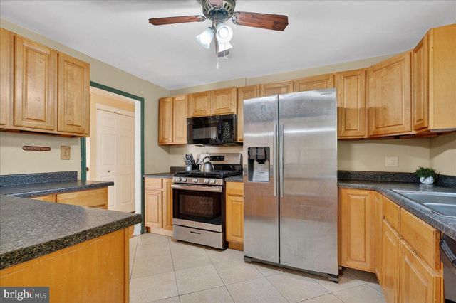1404 HAMPTON LN, Warminster, PA 18974