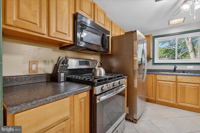 1404 HAMPTON LN, Warminster, PA 18974