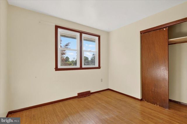 1404 HAMPTON LN, Warminster, PA 18974