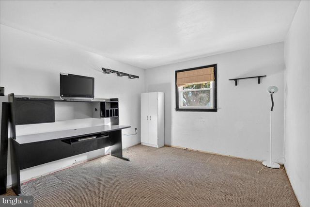 1404 HAMPTON LN, Warminster, PA 18974