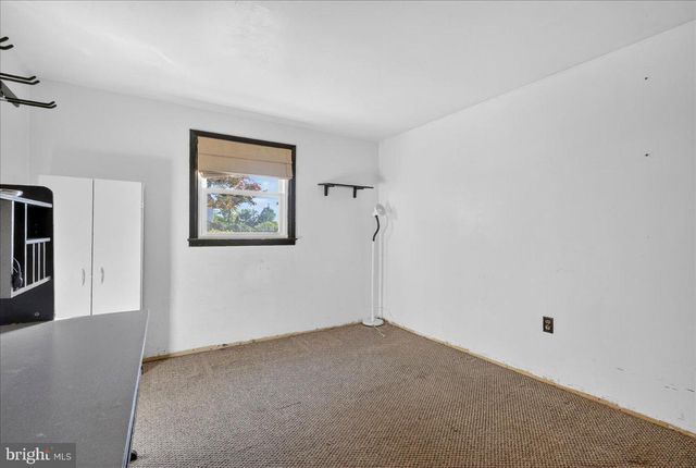 1404 HAMPTON LN, Warminster, PA 18974