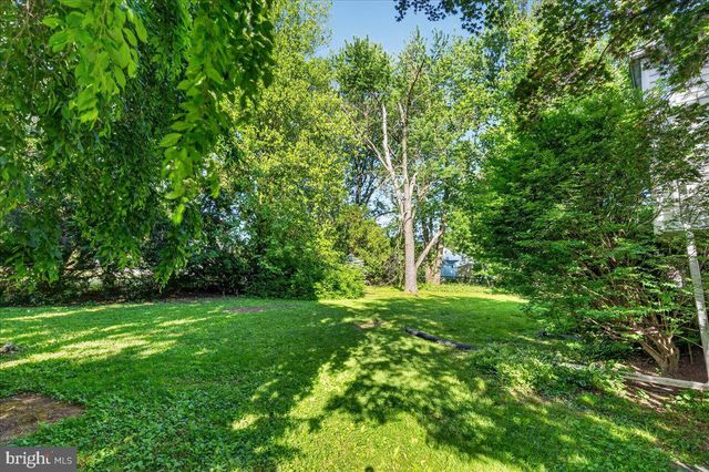 1404 HAMPTON LN, Warminster, PA 18974