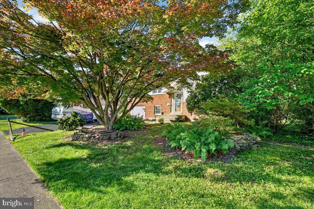 1404 HAMPTON LN, Warminster, PA 18974
