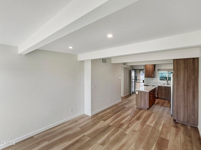 61 B Redwood Avenue, Ventura, CA 93003