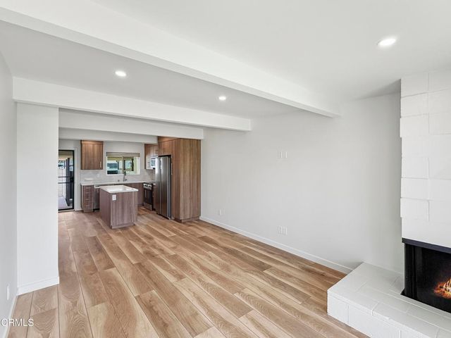 61 B Redwood Avenue, Ventura, CA 93003